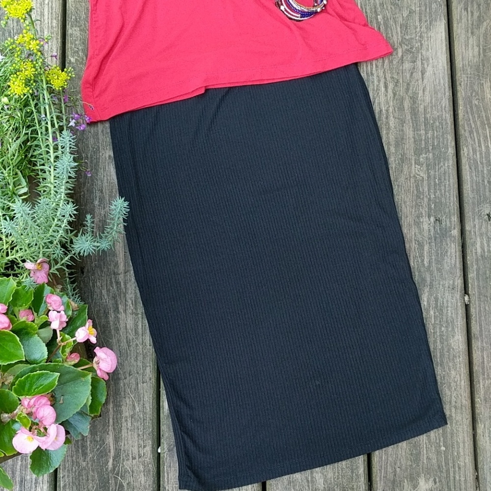 Sexy black straight skirt